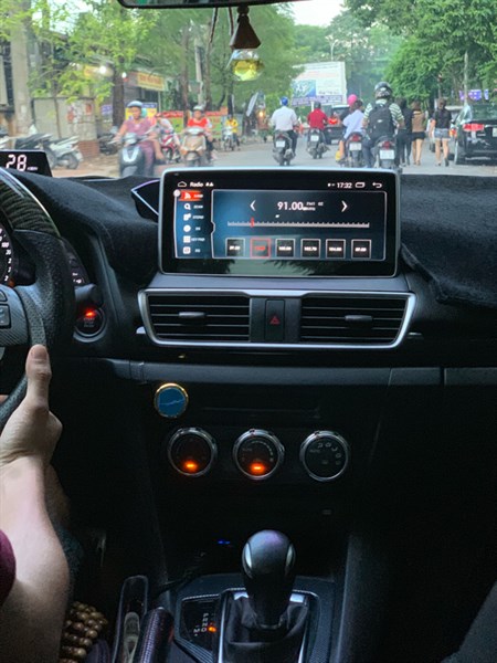 man-10.25-inch-cho-xe-mazda