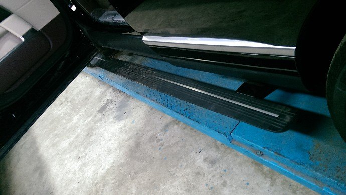 Lắp bậc bước chân điện tự động xe ô tô