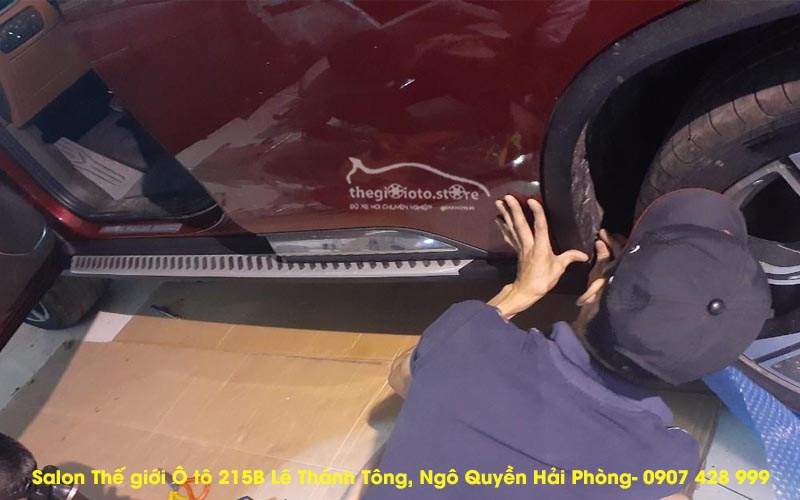 Bậc bước chân xe Lux SA