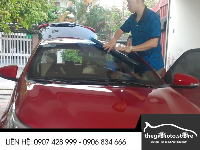Dán phim cách nhiệt cho xe Yaris