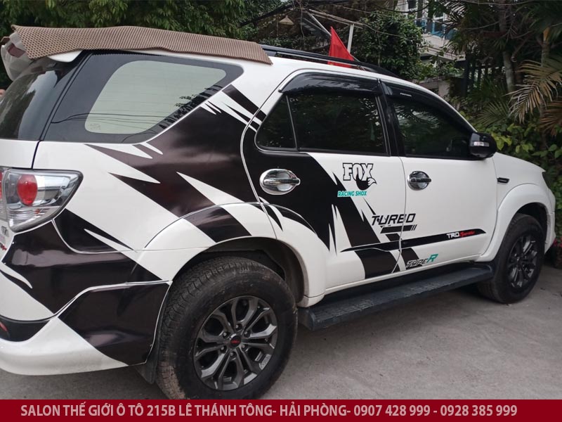 Dán decal xe Fortuner tại Hải Phòng
