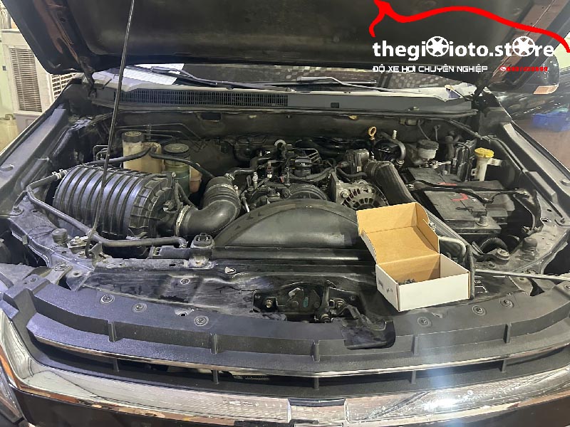 dich-vu-ve-sinh-dieu-hoa-xe-colorado