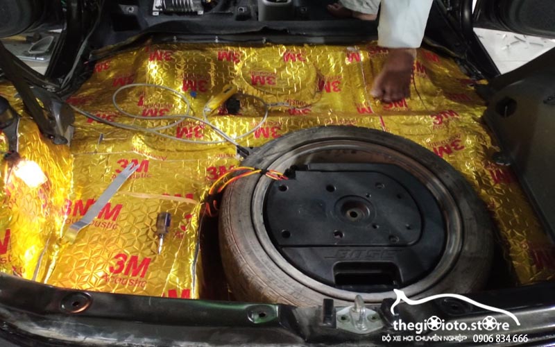 Am thanh hốc lốp xe Kia