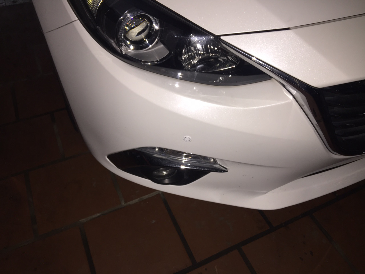 Lắp camera lùi cho xe mazda