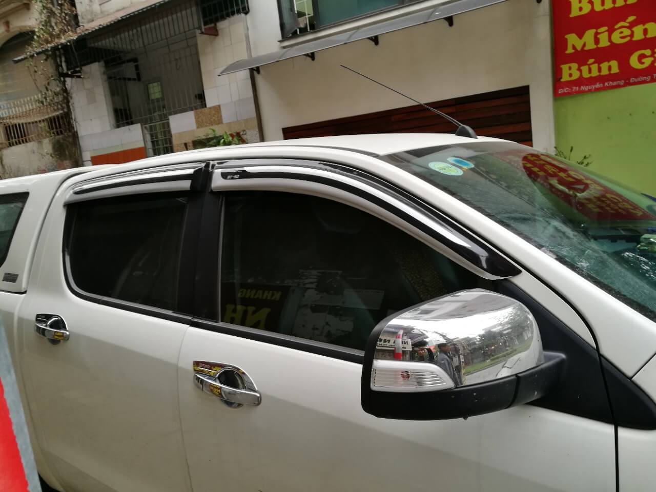ve-mua-2-mau-bt50