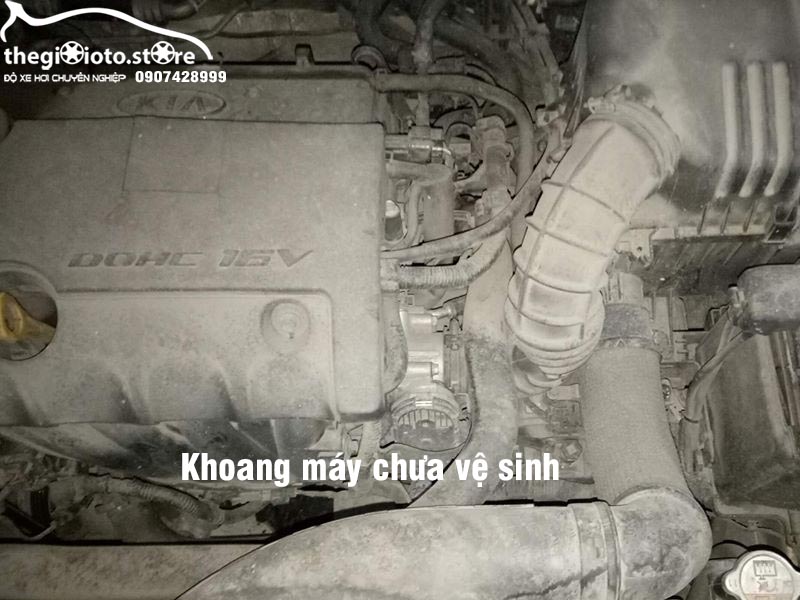 Khoang máy khi chưa vệ sinh