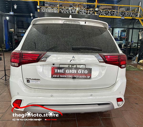 Đổ dầu máy cho xe Outlande