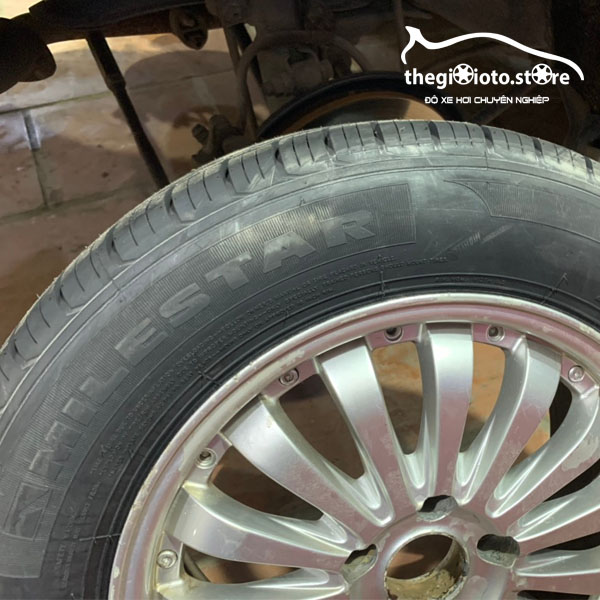 Thay lốp Milestar  215/60/R16 cho xe Camry