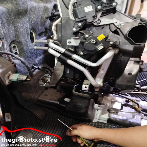 Bảo trì hệ thống điều hòa KIA