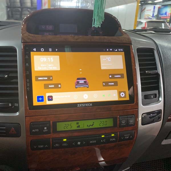 Thay màn hình Zestech Z800 cho xe Land Cruiser Prado