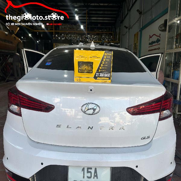 Lắp Màn Liền Camera 360 Độ Cho Xe Hyundai Elantra