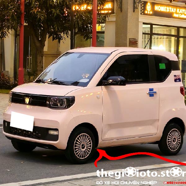 Dán phim cách nhiệt xe điện Wuling