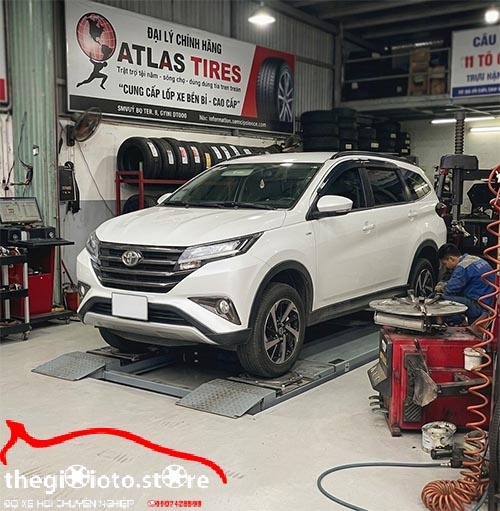Thay lốp atlas cho rush