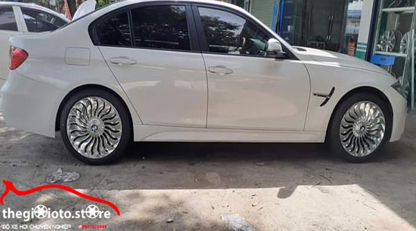 Độ full đồ chơi xe BMW cực chất