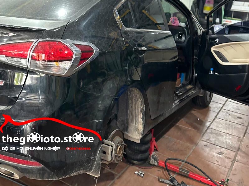 Lắp cảm biến áp suất lốp cho Cerato