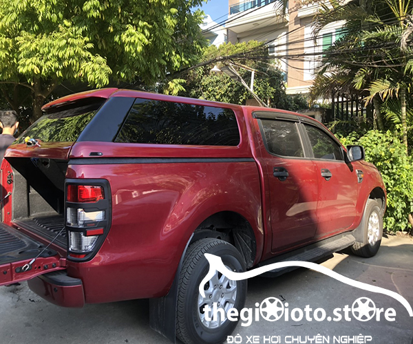Nắp thùng cao không đèn cho xe Ford Ranger.