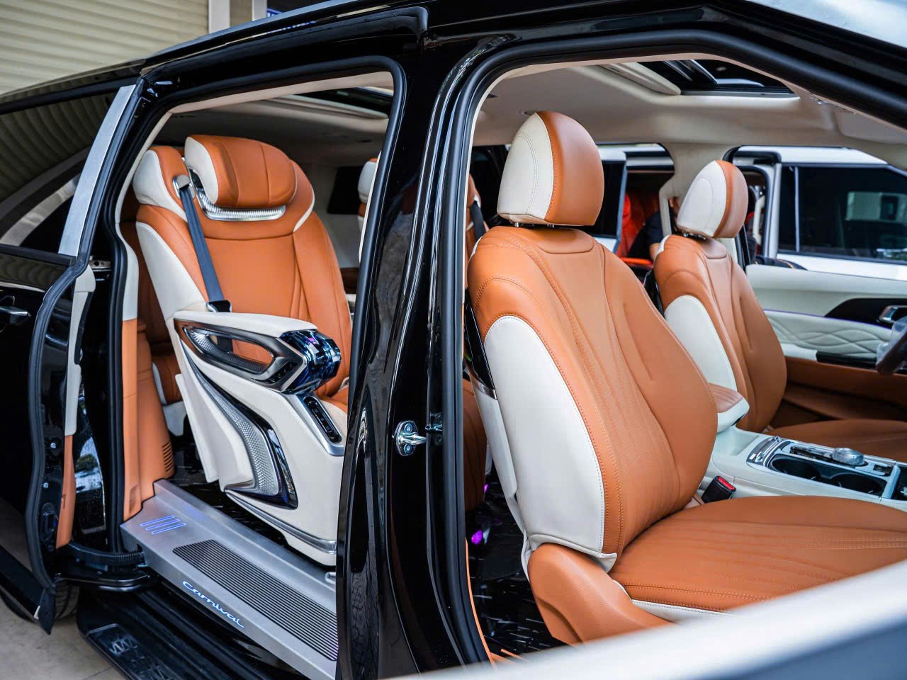 Độ ghế Crystal 4.0Pro Max cho xe Carnival