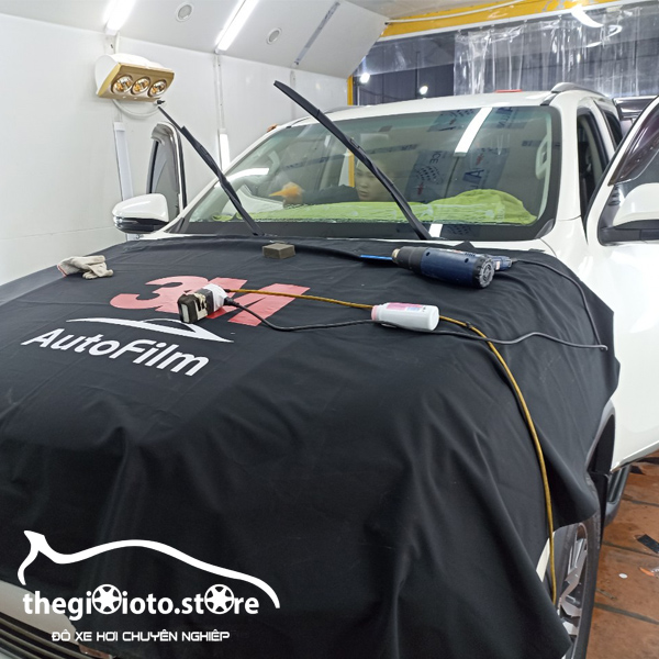 Dán phim cách nhiệt 3M cho xe Fortuner