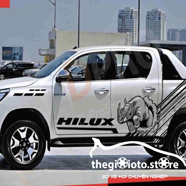 dán decal cho xe ô tô hilux