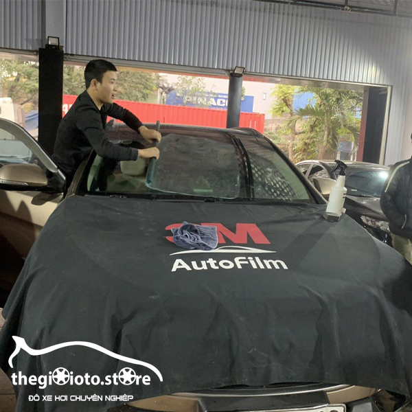 Dán phim cách nhiệt 3M cho xe Santafe