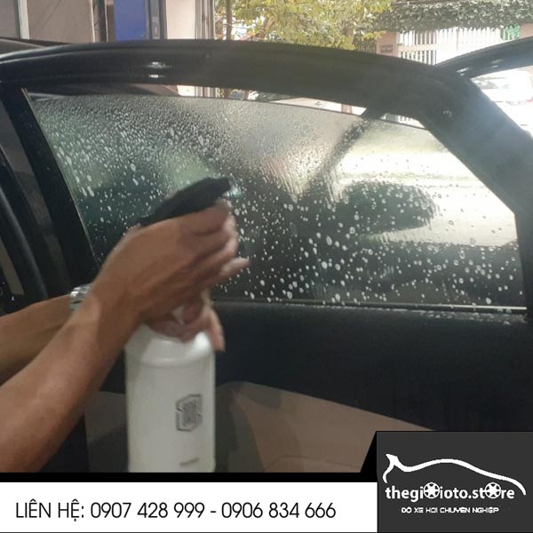 Dán phim cách nhiệt xe Mecerdes 300