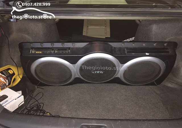 Độ loa Sub Bass cho xe Accord