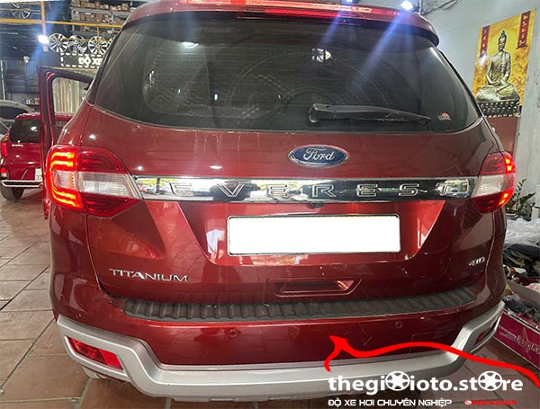 Độ bi pha cho xe Everest