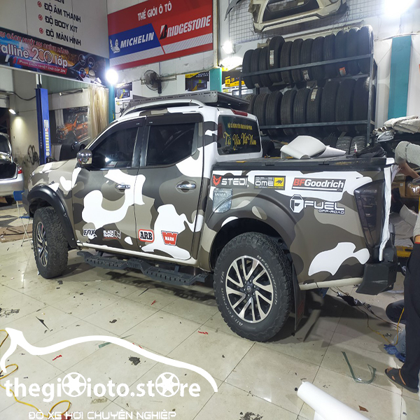 Dán decal cho xe Ranger làm hài lòng mọi dân chơi!