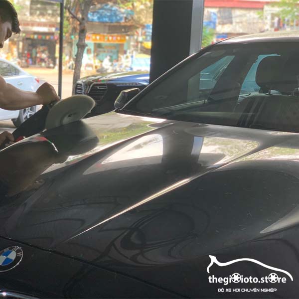 Đánh bóng cho xe BMW